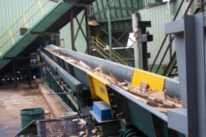 chipper in-feed vibratory conveyor